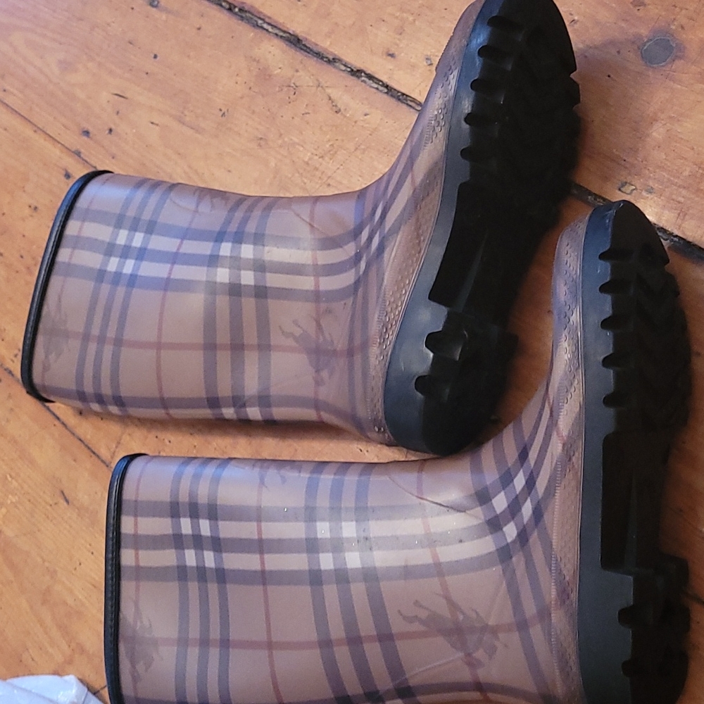 Burberry  Boots - Picture 2 of 5